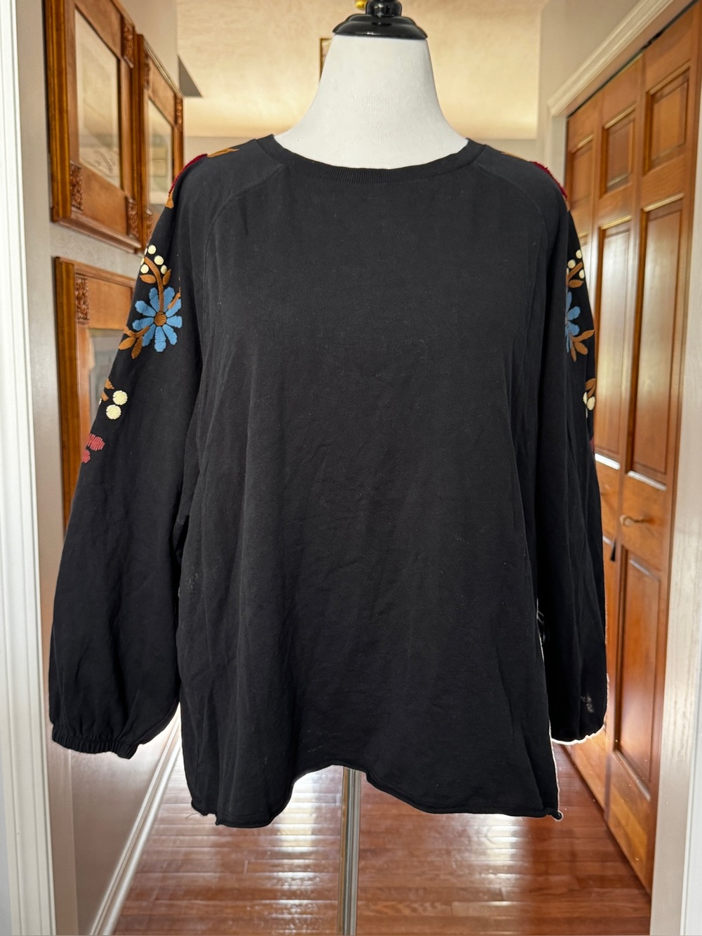 Juna Rose by Vero Moda black floral embellished oversized top 
Size Medium boho - Picture 2 of 7